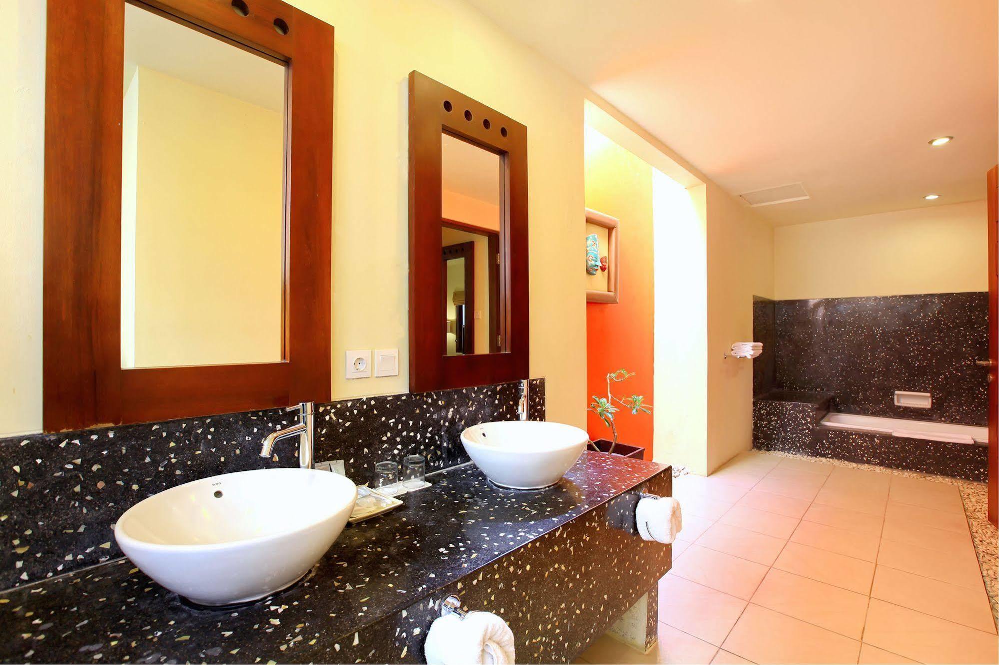 Mutiara Jimbaran Villas Kuta Selatan Экстерьер фото