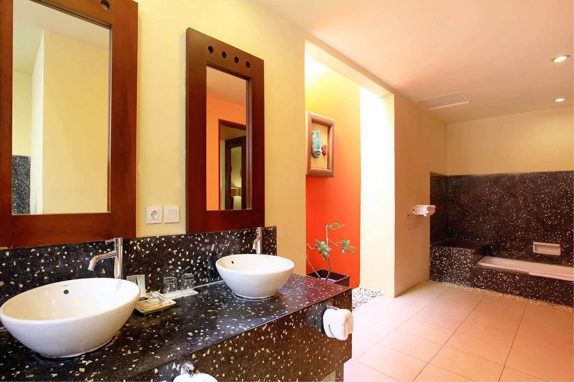 Mutiara Jimbaran Villas Kuta Selatan Экстерьер фото